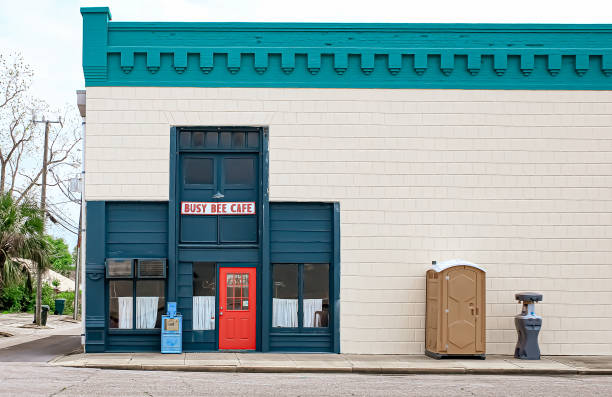 Best Porta potty delivery and setup  in Mount Vernon, IA